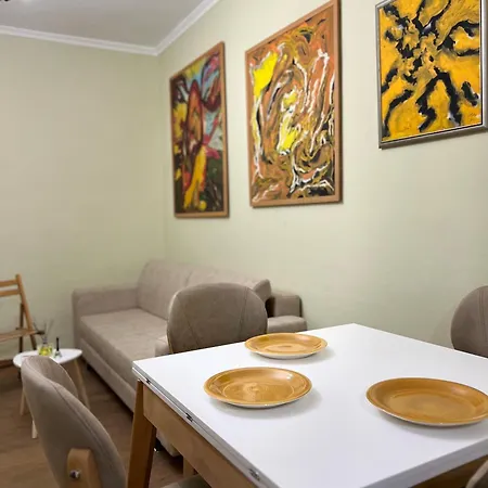 Lovely New Boulevard Center 04 Apartment